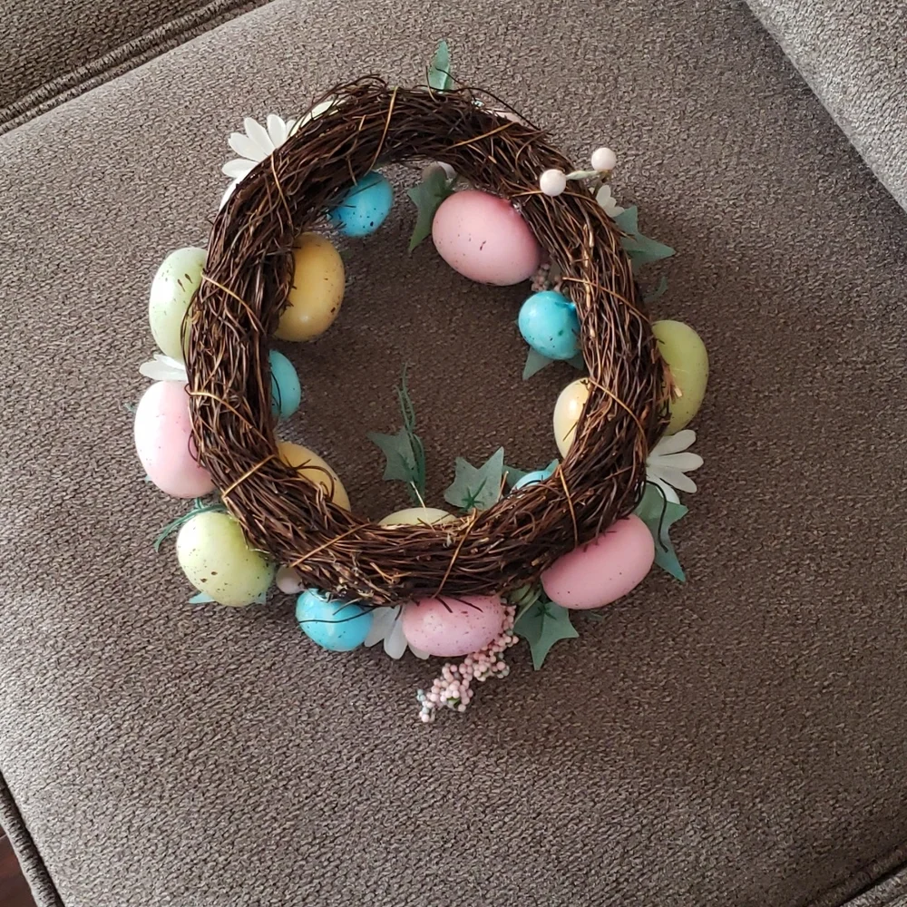 4/$16! Spring wreath speckled egg & daisies